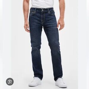 💕3/$25💕 Guess Slim Straight Jeans